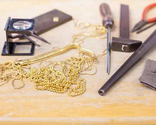 Najczęstsze problemy z biżuterią i jak je naprawić?