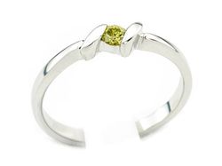 Pierścionek białe złoto z zielonym brylantem - 111z_bjg102