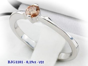 Pierścionek białe złoto z różowym brylantem - 111z_bjg1101_ - 1