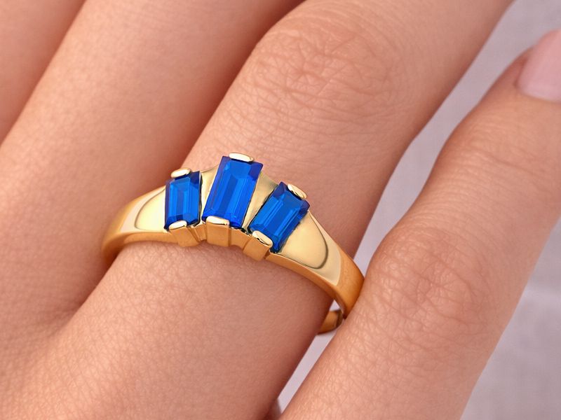 Złoty pierścionek z cyrkoniami i spinelem - 2329 — zdjęcie 2