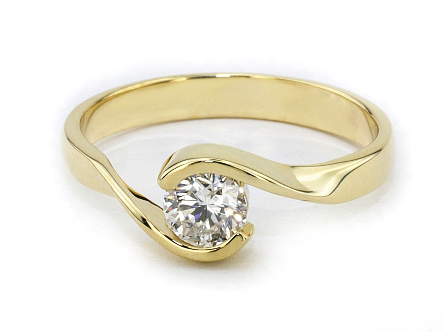 Złoty pierścionek z brylantem żółte złoto - 528bbr_VVs_G_750 — zdjęcie 2