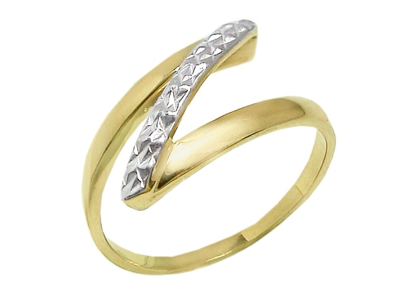 Złoty pierścionek z rodowanymi detalami - 7672