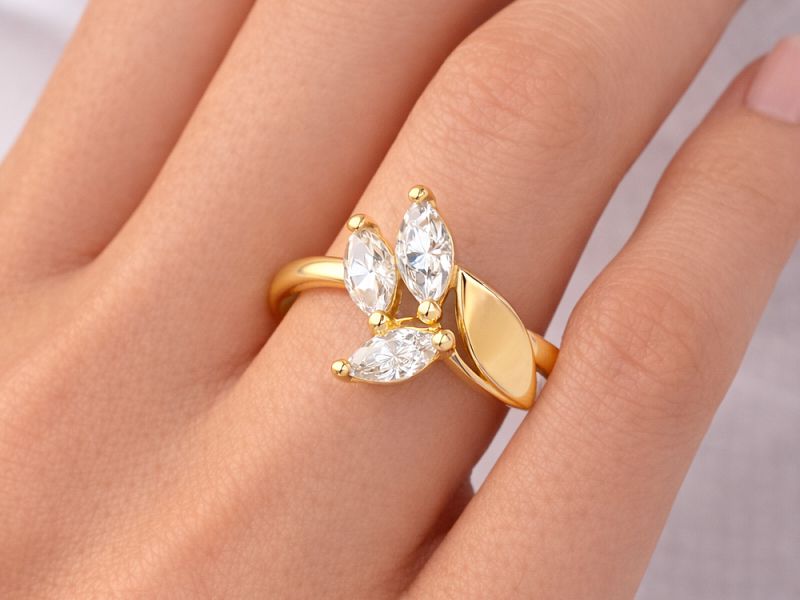 Złoty pierścionek z cyrkoniami - 7995 — zdjęcie 2