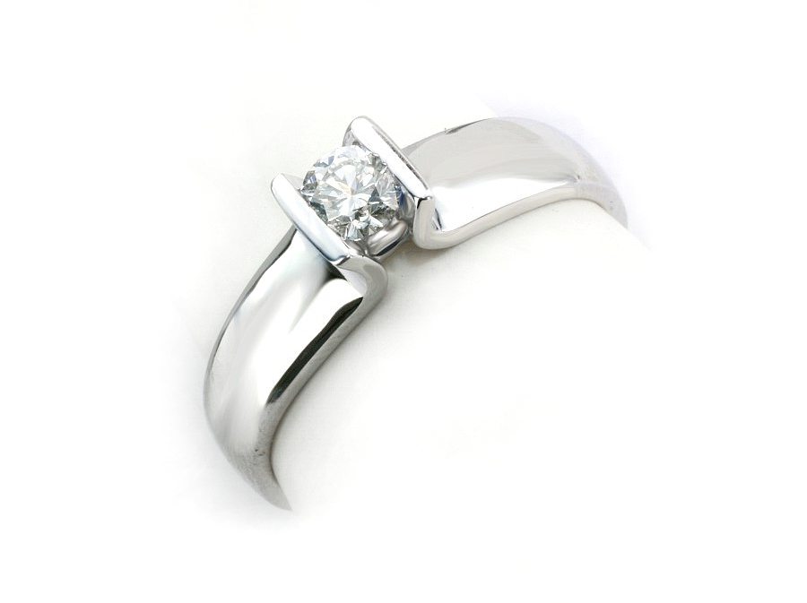 Złoty pierścionek z brylantem białe złoto - b1160br_P1_H — zdjęcie 3