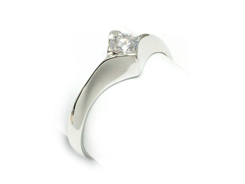 Złoty pierścionek z brylantem białe złoto - b2666br — zdjęcie 3