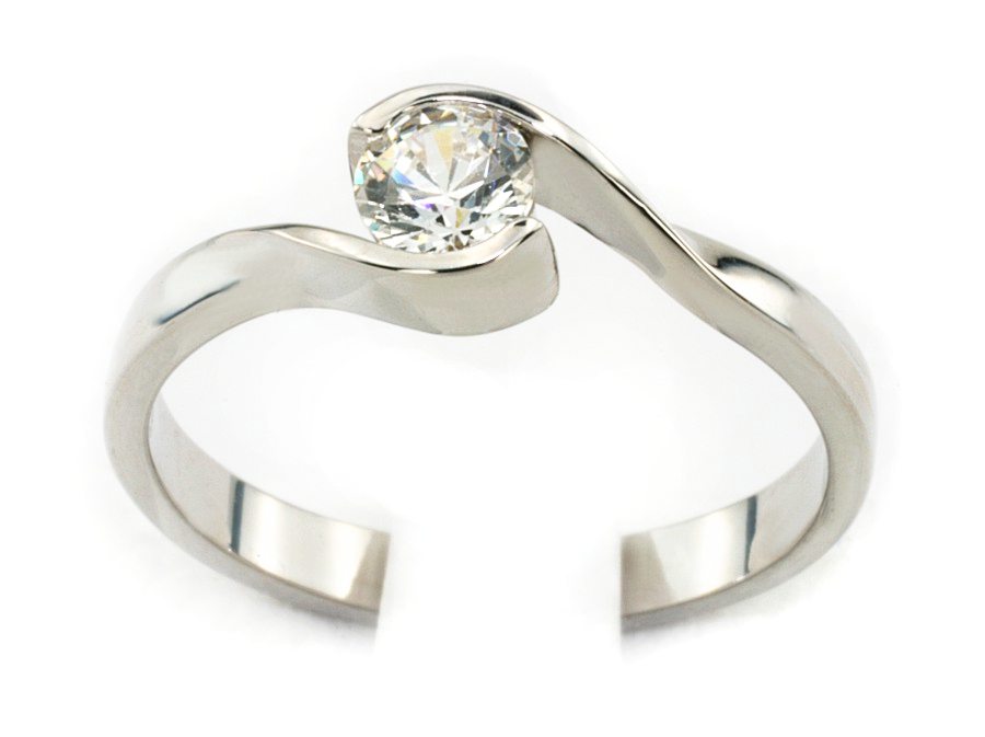 Złoty pierścionek z brylantem białe złoto - b528bbr_041