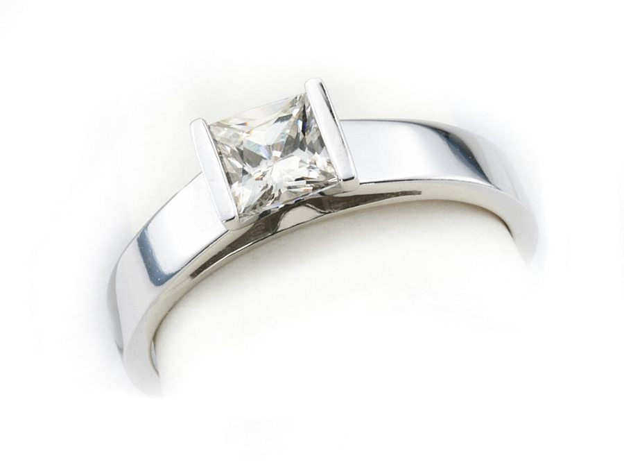 Złoty pierścionek z diamentem białe złoto - b545bbr_P_H — zdjęcie 3