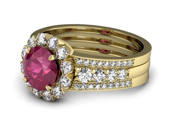 Złoty pierścionek z rubinem i brylantami - P15325zr