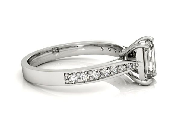 Pierścionek zaręczynowy z diamentami białe złoto - p16011