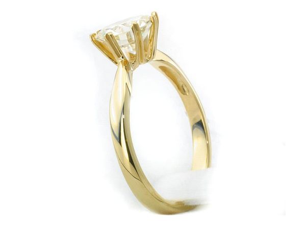 Złoty Pierścionek z diamentem w żółtym złocie - z1a_1_611
