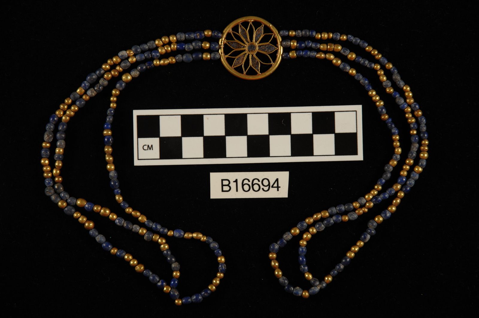 Choker królowej Pu-Abi, złoto i lapis lazuli, Museum of the University of Pennsylvania