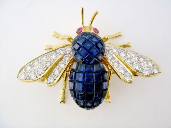 Pszczoła – broszka, Van Cleef Arpels, złoto, platyna, rubiny i szafiry, Mystery Set.