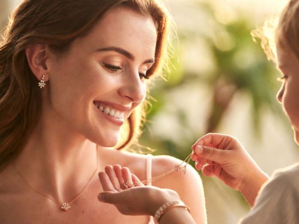 Dzień Matki: Jaką biżuterię podarować najważniejszej kobiecie w Twoim życiu?