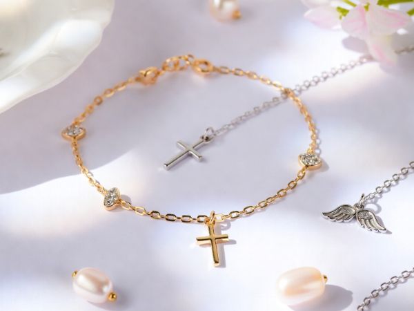 Biżuteria na chrzest – czy to odpowiedni prezent na tę uroczystość?