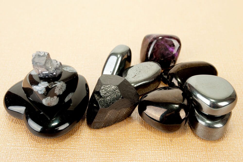 Różne rodzaje kamienia onyks