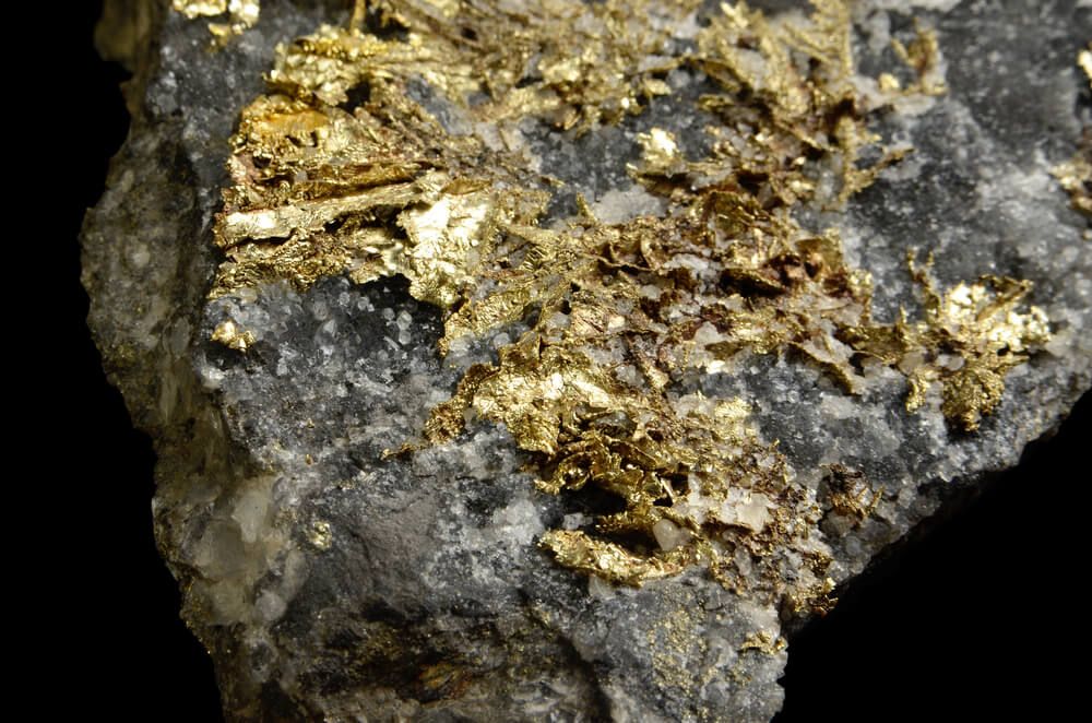 Złoto po wydobyciu – nieoczyszczone